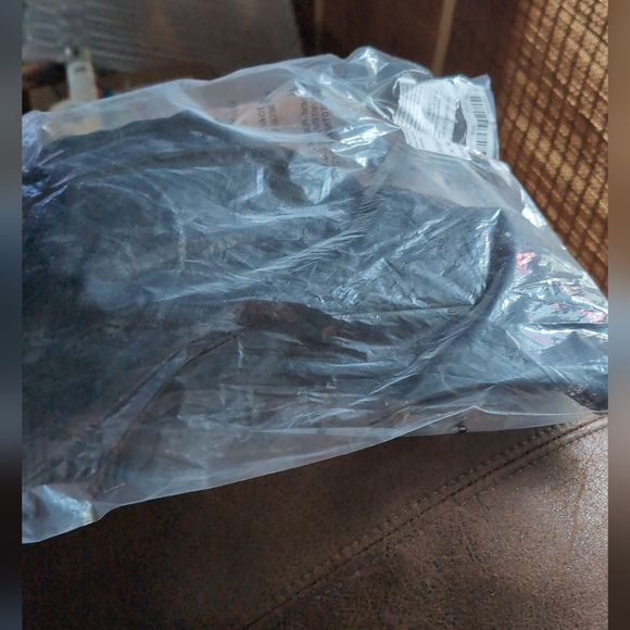 Elegant Off-Shoulder Lace Corset Top with Fishbone Detail - Picture 4 of 4